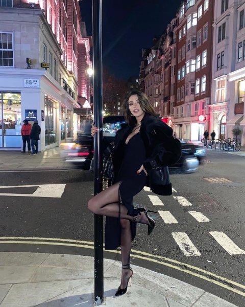 Tuvana Türkay'ın iddialı Instagram fotoğrafları