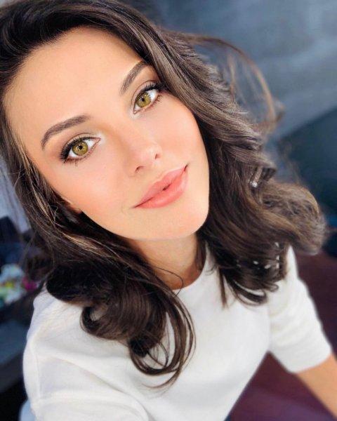 Tuvana Türkay'ın iddialı Instagram fotoğrafları