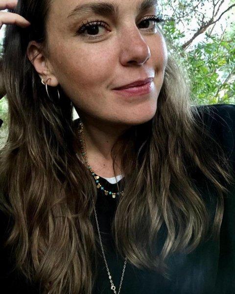 Aslı Enver'in herkesi büyüleyen doğal güzelliği