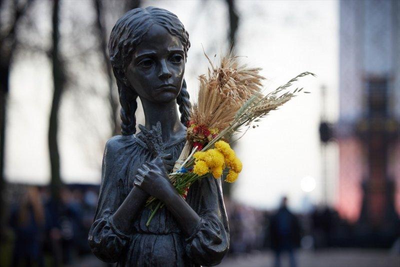 Ukrayna'da Holodomor trajedisinin kurbanları anıldı