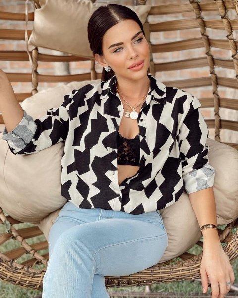 Sosyal medyada Damla Ersubaşı 