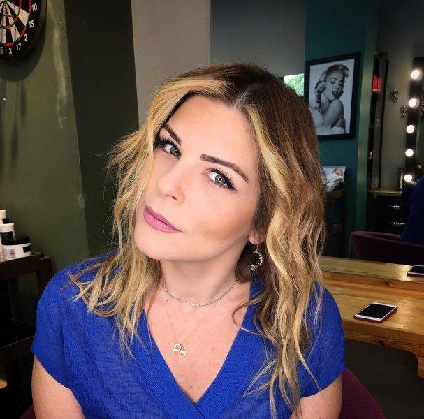 Pelin Öztekin'in eski halinden eser kalmadı