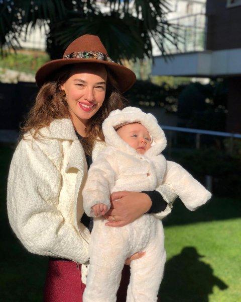 Seda Bakan ve ailesi