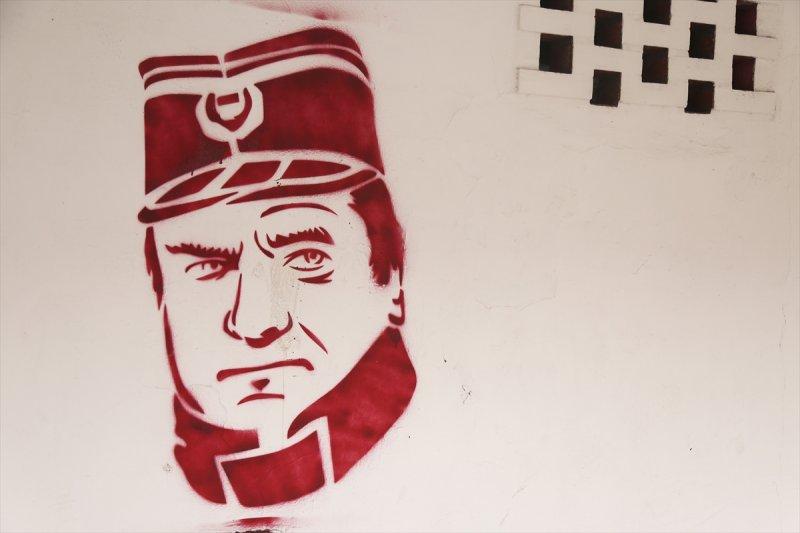 Sırbistan'da Bosna Kasabı Mladic'in duvar resimlerine tepkiler büyüyor