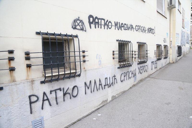 Sırbistan'da Bosna Kasabı Mladic'in duvar resimlerine tepkiler büyüyor