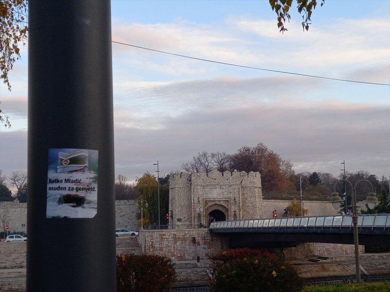 Sırbistan'da Bosna Kasabı Mladic'in duvar resimlerine tepkiler büyüyor