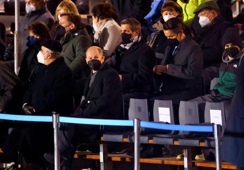 Almanya Başbakanı Merkel için askeri veda töreni