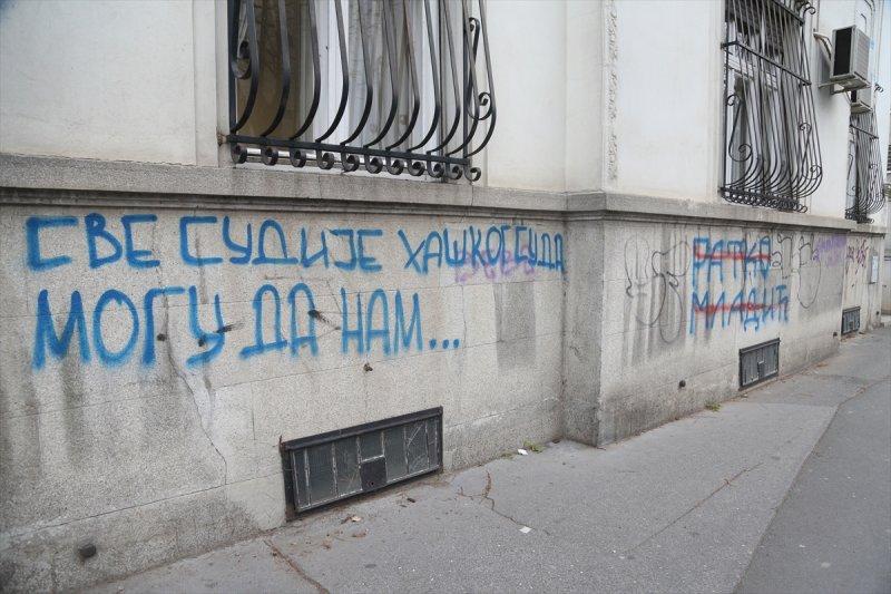 Sırbistan'da Bosna Kasabı Mladic'in duvar resimlerine tepkiler büyüyor