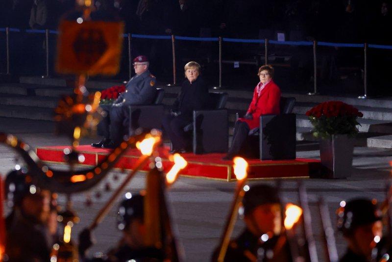 Almanya Başbakanı Merkel için askeri veda töreni