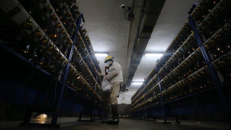 Zonguldak'ta yerin altında kömür çıkaran madencilerin bir günü