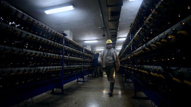 Zonguldak'ta yerin altında kömür çıkaran madencilerin bir günü