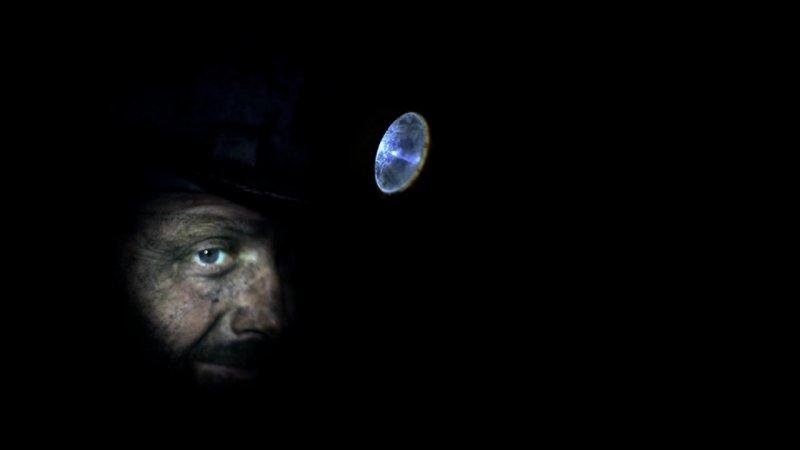 Zonguldak'ta yerin altında kömür çıkaran madencilerin bir günü