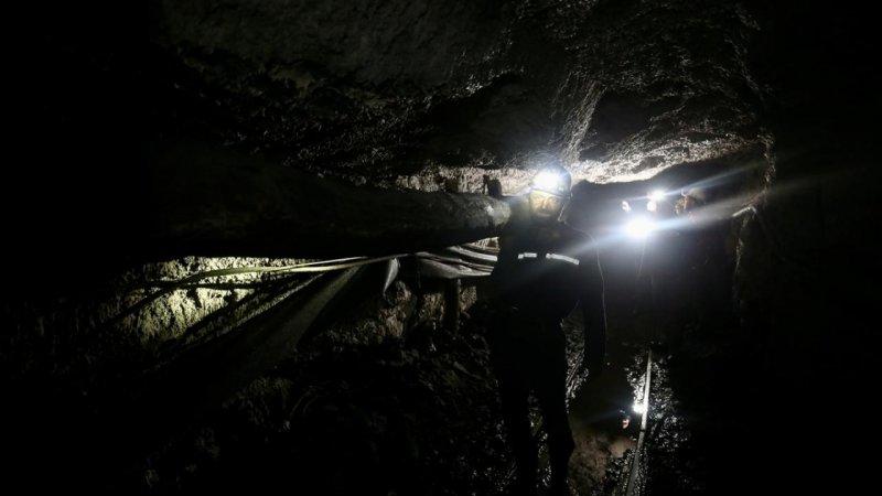 Zonguldak'ta yerin altında kömür çıkaran madencilerin bir günü