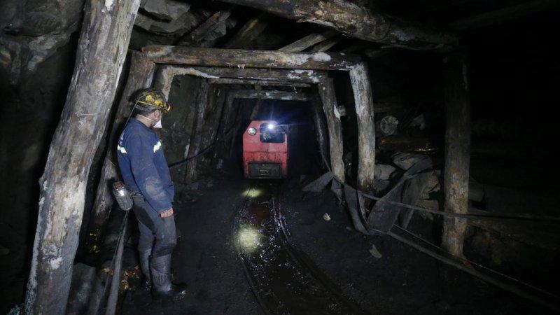 Zonguldak'ta yerin altında kömür çıkaran madencilerin bir günü