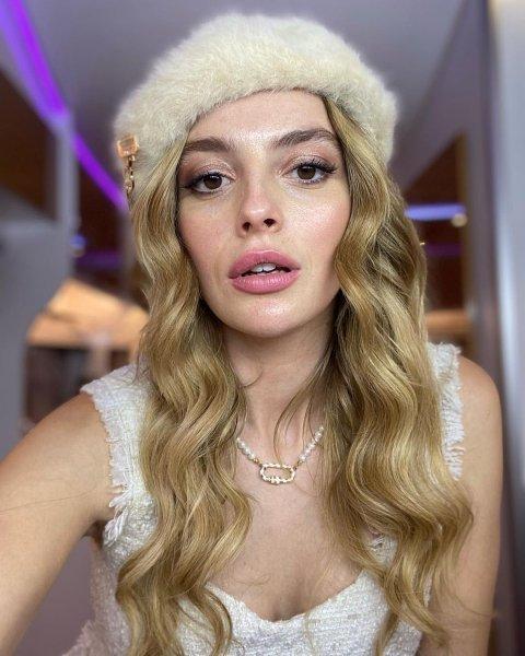 Melis Sezen ödül gecesine damga vurdu