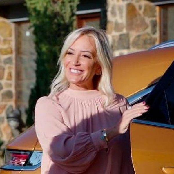 Saba Tümer doğum gününü kutladı