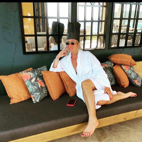 Saba Tümer doğum gününü kutladı