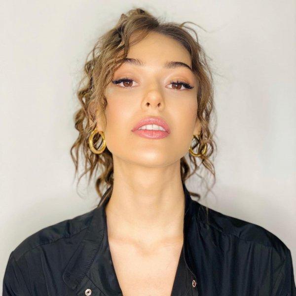 Dilan Çiçek Deniz'in nefes kesen tarzı 