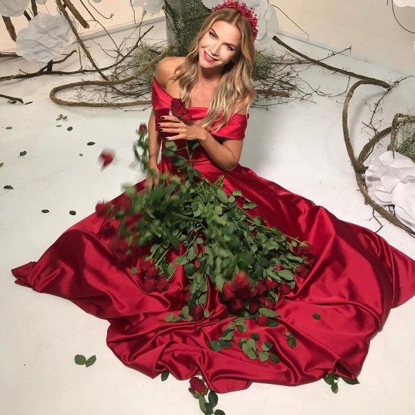 İvana Sert Sezer Dermenci ile doludizgin ilişkisine devam ediyor