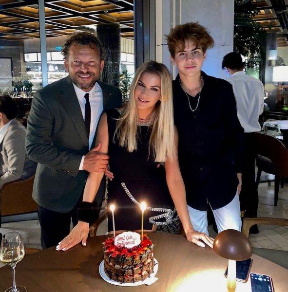 İvana Sert Sezer Dermenci ile doludizgin ilişkisine devam ediyor