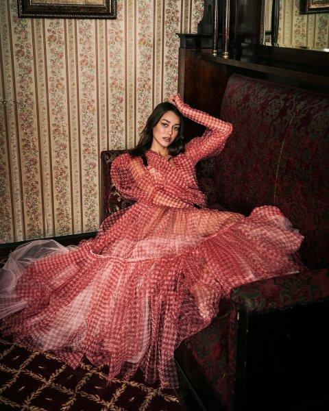 Dilan Çiçek Deniz'in nefes kesen tarzı 