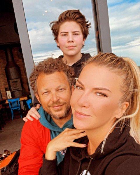 İvana Sert Sezer Dermenci ile doludizgin ilişkisine devam ediyor