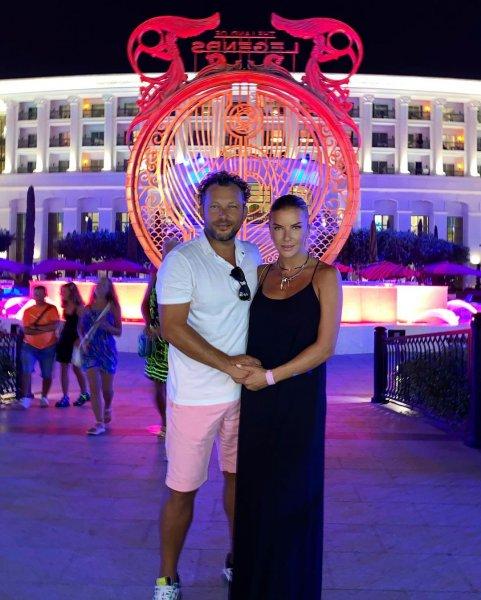 İvana Sert Sezer Dermenci ile doludizgin ilişkisine devam ediyor