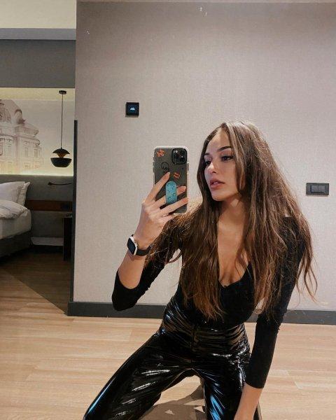 Dilan Çiçek Deniz'in nefes kesen tarzı 