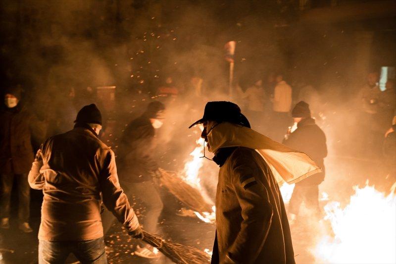 İspanya'da geleneksel 'Büyük Süpürgeler' festivali düzenlendi