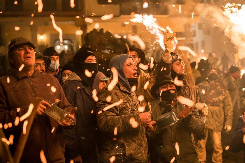 İspanya'da geleneksel 'Büyük Süpürgeler' festivali düzenlendi