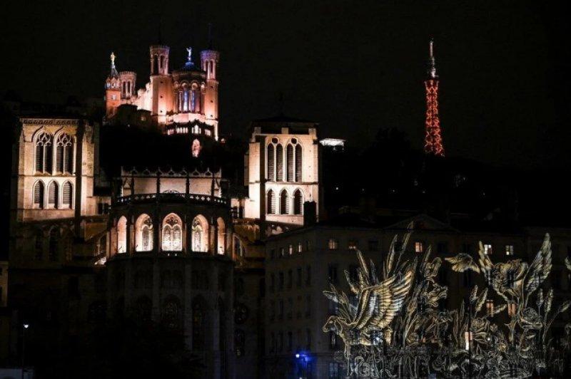 Fransa'nın geleneksel ışık festivali başladı