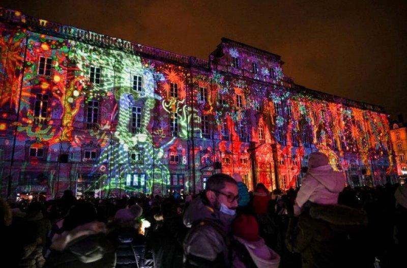 Fransa'nın geleneksel ışık festivali başladı