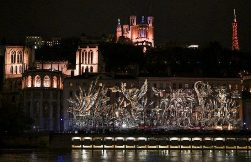 Fransa'nın geleneksel ışık festivali başladı