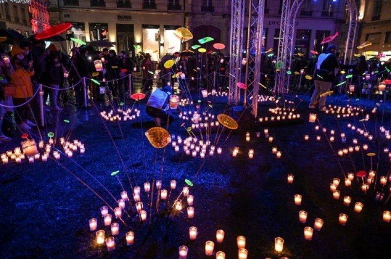 Fransa'nın geleneksel ışık festivali başladı
