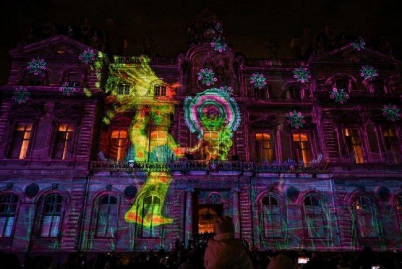 Fransa'nın geleneksel ışık festivali başladı