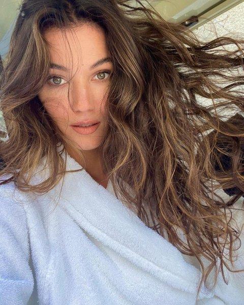 Pınar Deniz'in mest eden güzelliği