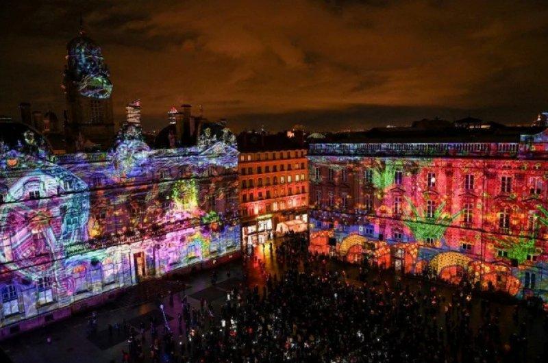 Fransa'nın geleneksel ışık festivali başladı