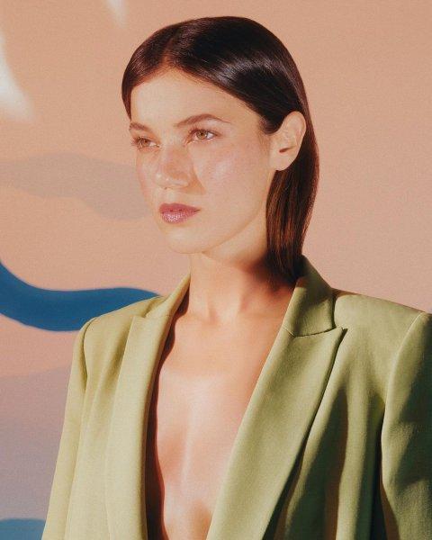 Pınar Deniz'in mest eden güzelliği