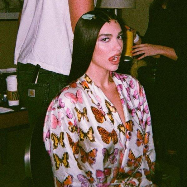Dua Lipa'nin nefes kesen güzelliği