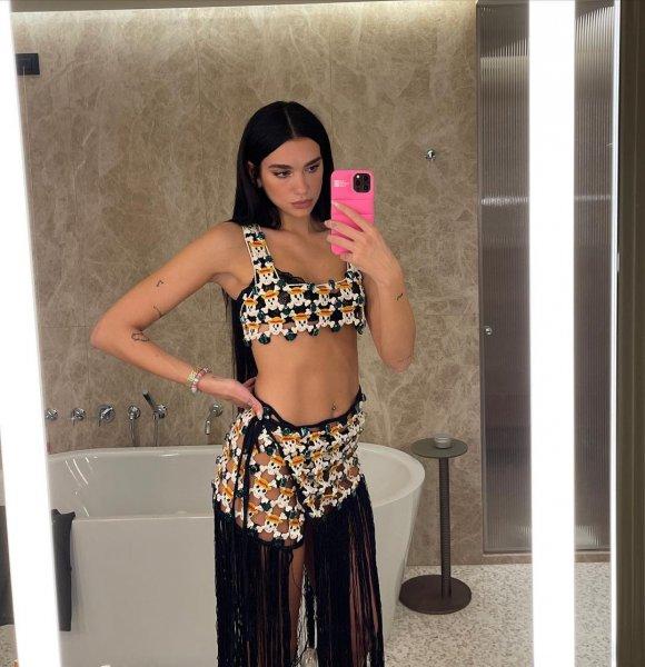 Dua Lipa'nin nefes kesen güzelliği