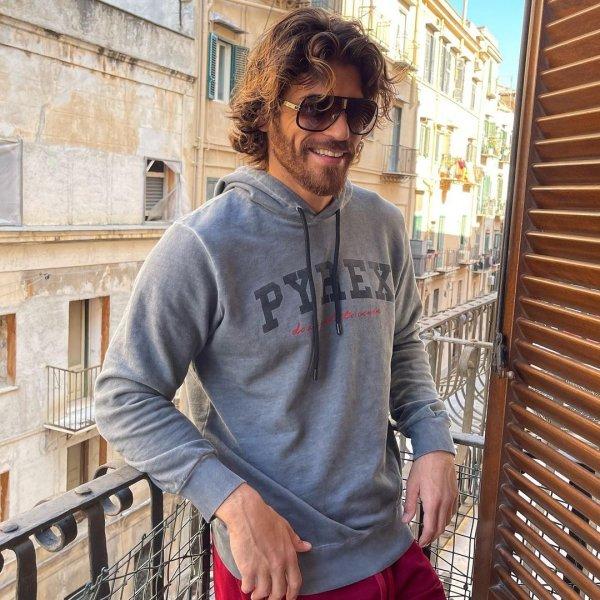 İtalya'nın yıldızı Can Yaman'ın en beğenilen kareleri