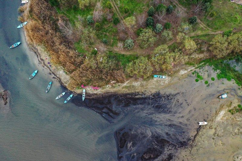 İznik'te su çekilmesi 50 metreyi geçti