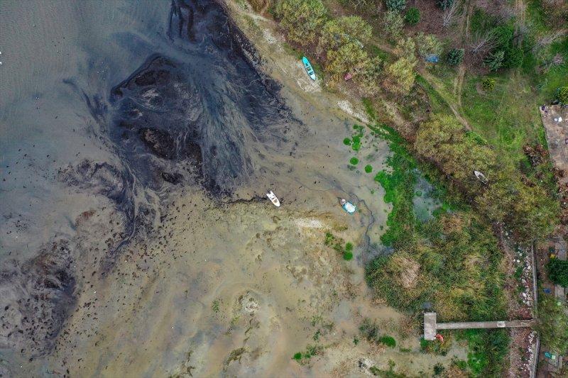 İznik'te su çekilmesi 50 metreyi geçti