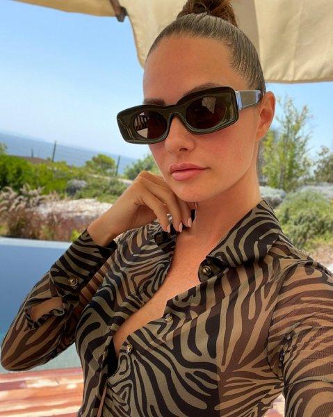 Yasemin Özilhan'ın sosyal medyayı sallayan pozları