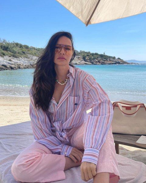 Yasemin Özilhan'ın sosyal medyayı sallayan pozları