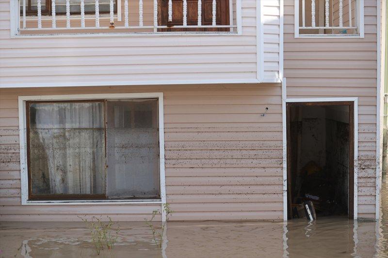 Edirne'yi vuran sel hayatı olumsuz etkiledi