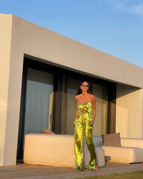 Yasemin Özilhan'ın sosyal medyayı sallayan pozları