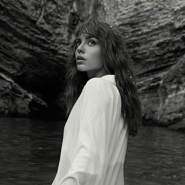 Soyadıyla ilgili açıklamalar yapan Aslıhan Malbora'nın fotoğrafları