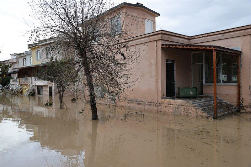 Edirne'yi vuran sel hayatı olumsuz etkiledi