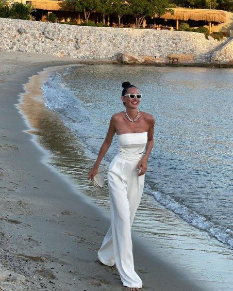 Yasemin Özilhan'ın sosyal medyayı sallayan pozları